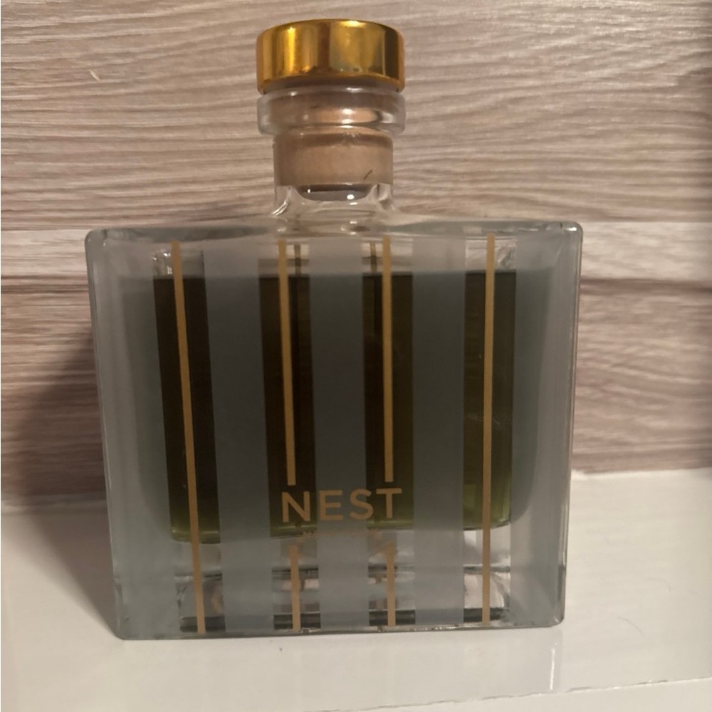 NEST Fragrances diffuser PISTACHIO & WILD FIG 90 % of the product